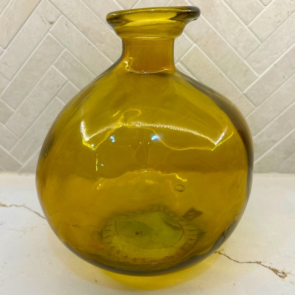 Vintage MCM 100% Recycled 7 1/2” Amber Bulb Art Blown Glass Vase Made In Spain